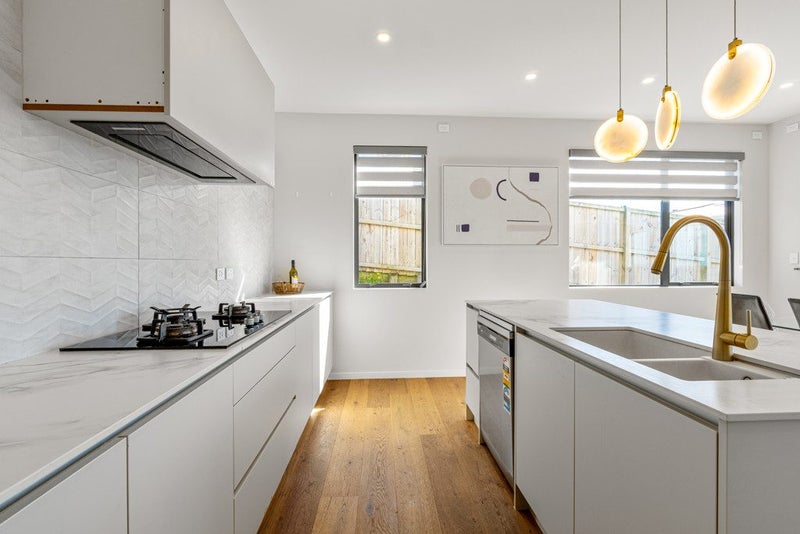 17B Deuxberry Avenue, Northcote, Auckland - Carousel 2