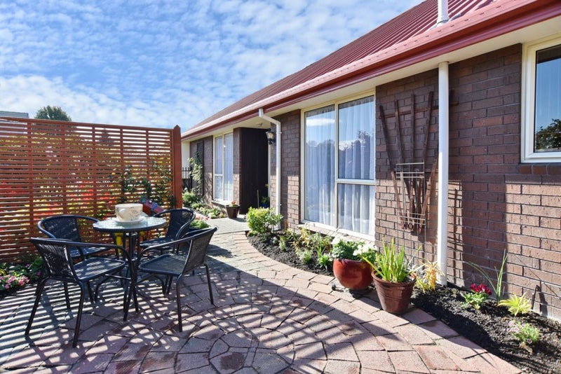 2/11 Ludecke Place, Sockburn, Christchurch - Carousel 1