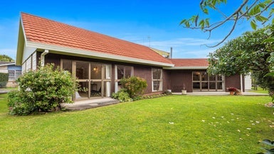 24 Mains Avenue, Kensington, Whangarei - Carousel 1