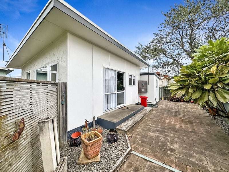 12C Alma Road, Gonville, Whanganui - Carousel 1