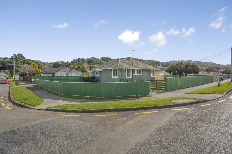 2 Devon Street, Wainuiomata, Lower Hutt - Carousel 21