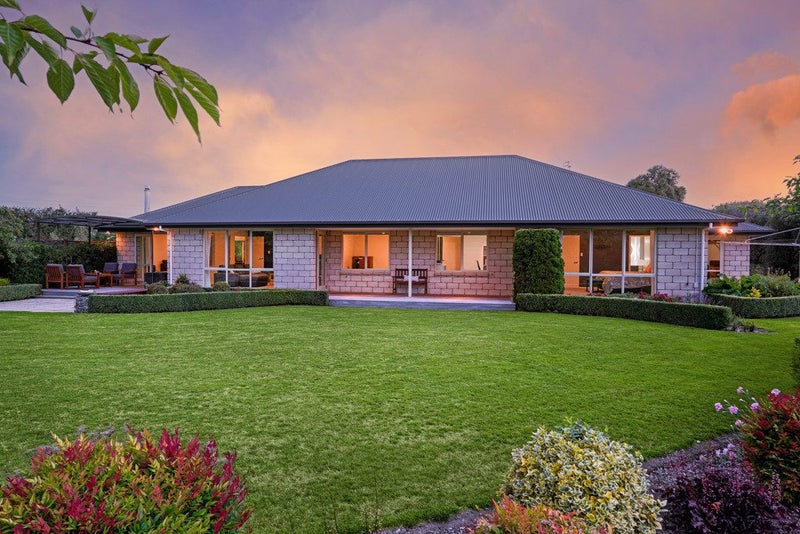 7 Stone Eyre Place, Rangiora - Carousel 2