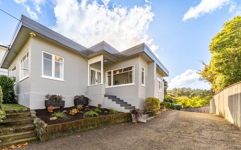 44 Gurney Road, Kelson, Lower Hutt - Carousel 1