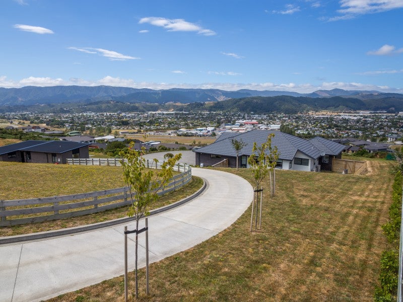 53 Percy Kinsman Crescent, Riverstone Terraces, Upper Hutt - Carousel 26