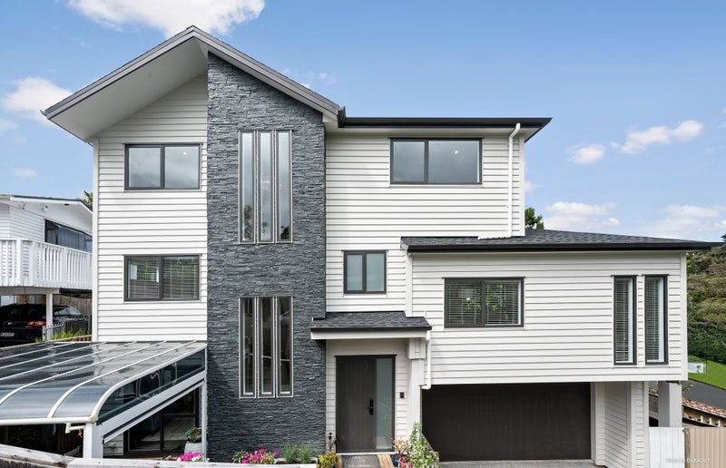 21 Coroglen Avenue, Birkenhead, Auckland - Carousel 2