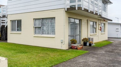 4/56 Tukapa Street, Westown, New Plymouth - Carousel 1