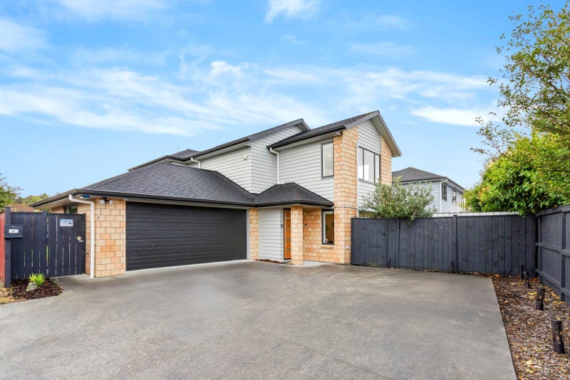 38 Bradnor Meadows Drive, Swanson, Auckland - Carousel 1