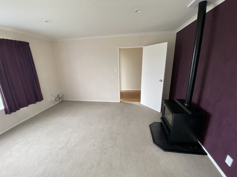 54 Branigan Parade, Kelvin Grove, Palmerston North - Carousel 2