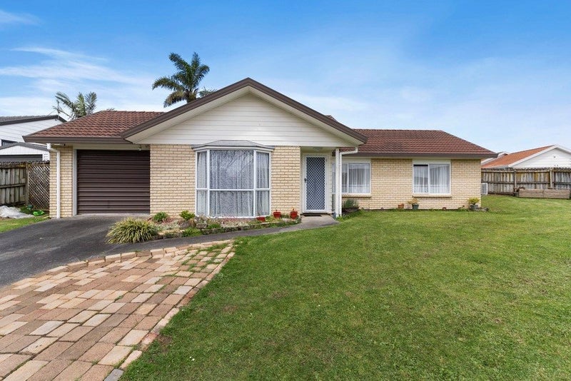 8 Bernina Place, Weymouth, Auckland - Carousel 2