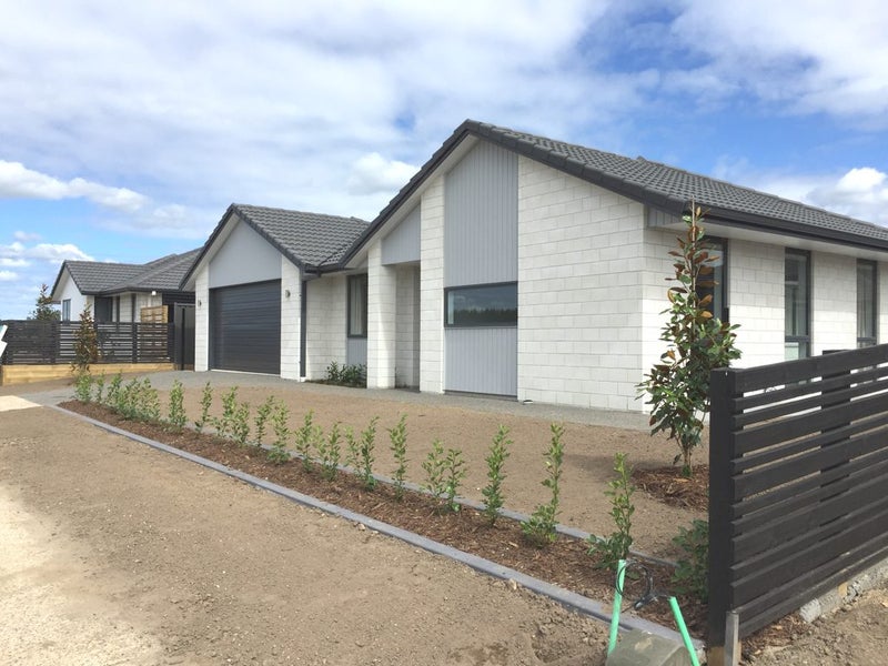32 Te Ranga Memorial Drive, Pyes Pa, Tauranga - Carousel 2