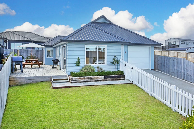 20 Tahuna Minhinnick DR, glenbrook, Glenbrook - Carousel 1