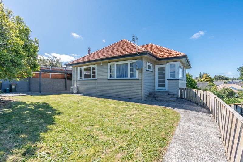 14 Naylor Street, Hamilton East, Hamilton - Carousel 2