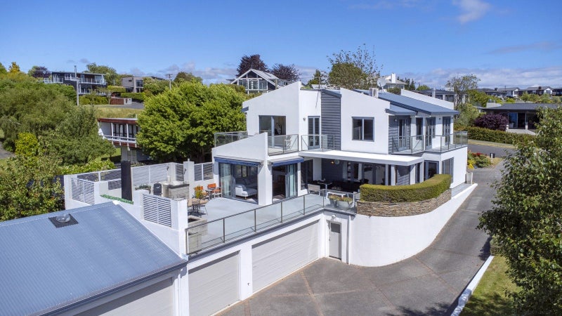 8 Chad Street, Rainbow Point, Taupo - Carousel 1