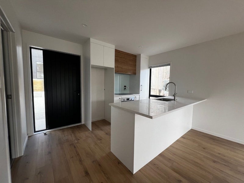 1/21 Divich Avenue, Te Atatu South, Auckland - Carousel 2