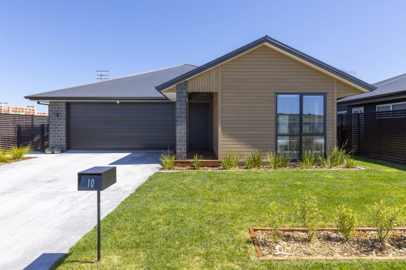 10 Tatahi Street, Wharewaka, Taupō - Carousel 1