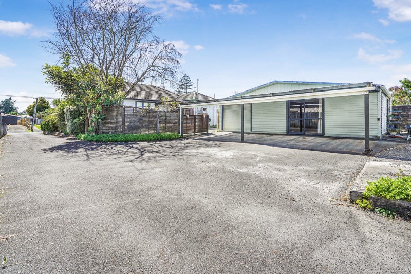 9 Richan Street, Glenview, Hamilton - Carousel 2