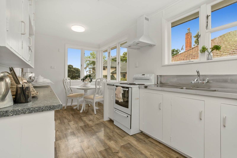 43 Armein ROAD, Panmure, Auckland - Carousel 2