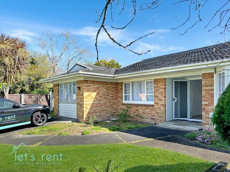 8 Coulthard Terrace, Opaheke, Papakura - Carousel 1