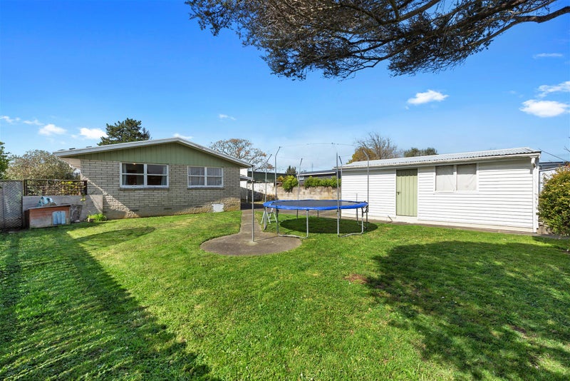 15 Totara Drive, St Andrews, Hamilton - Carousel 2