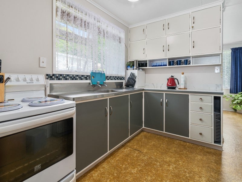 3 Takahe Place, Selwyn Heights, Rotorua - Carousel 2