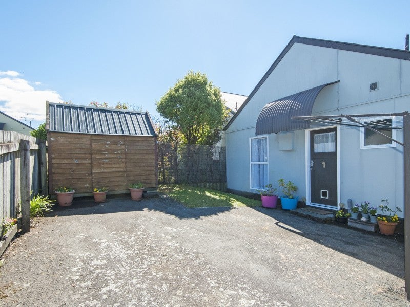 1/17 Cedar Street, Maungaraki, Lower Hutt - Carousel 2