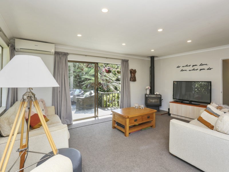 14 Erica Place, Bell Block, New Plymouth - Carousel 2