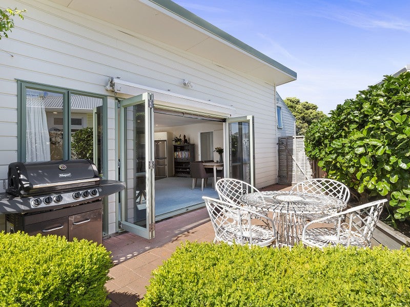 106A Tauhinu Road, Miramar, Wellington - Carousel 2