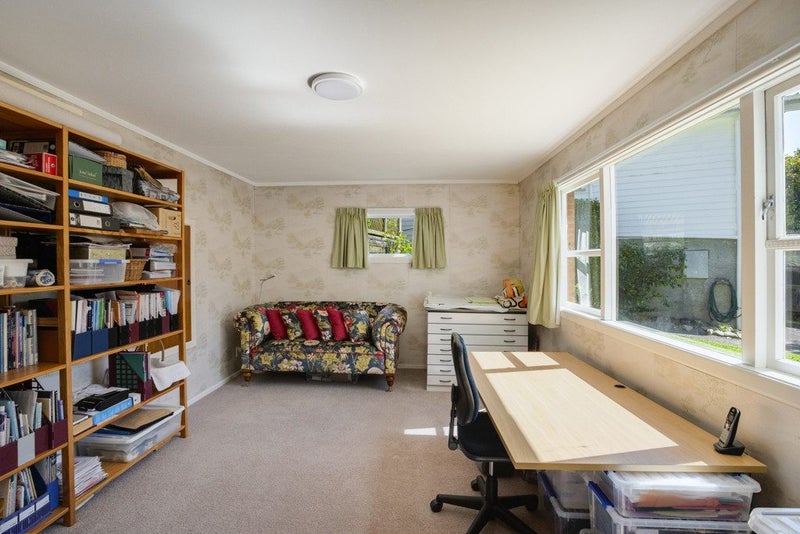 12 Somerville Terrace, Tawa, Wellington - Carousel 2