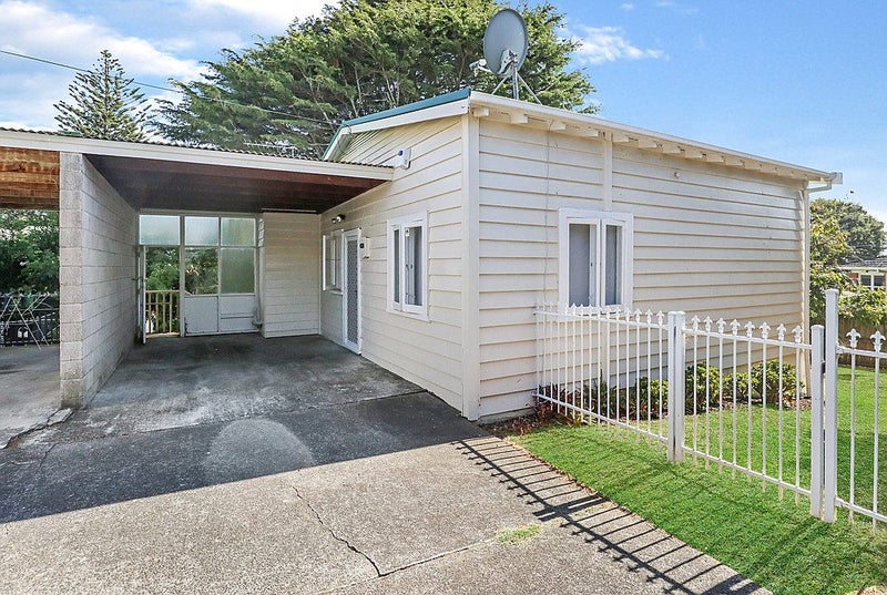 38 Tamaki Avenue, Otahuhu, Auckland - Carousel 1