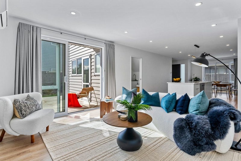 13D Teal Crescent, Beach Haven, Auckland - Carousel 1