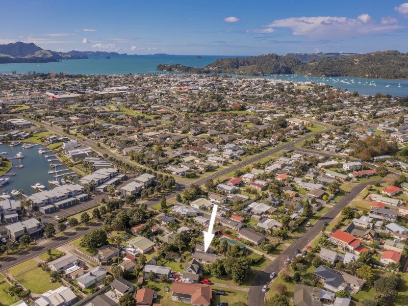 22 Catherine Crescent, Whitianga, Whitianga - Carousel 2