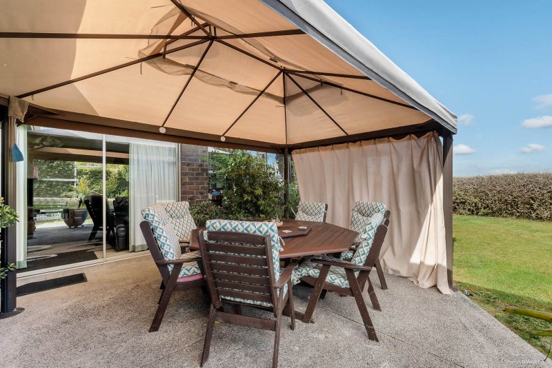8 Gracechurch Drive, Flat Bush, Auckland - Carousel 6