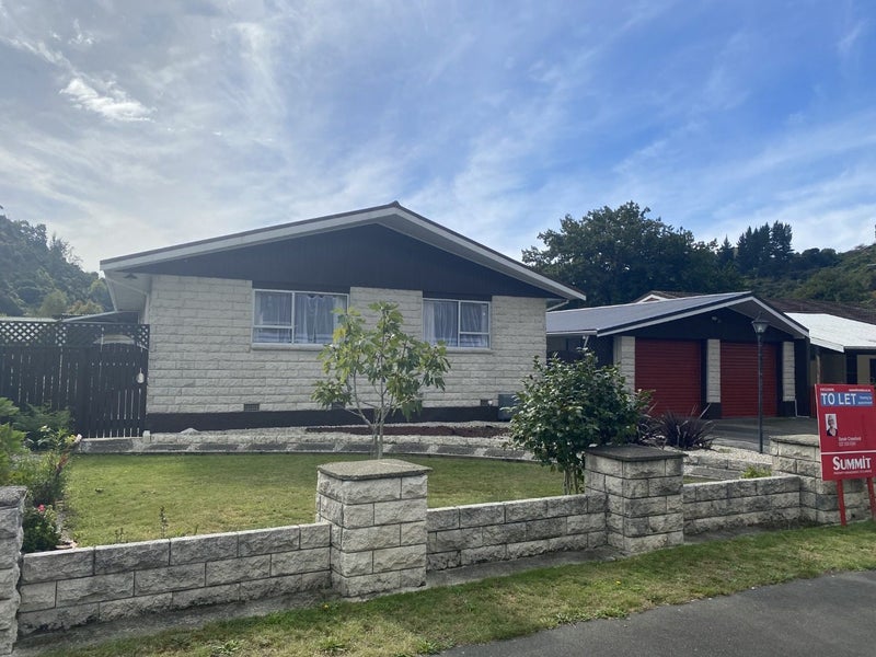 4 Burn Place, The Brook, Nelson - Carousel 2