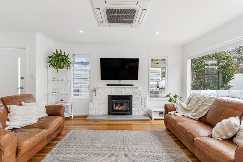 27 Kelvyn Grove, Hillpark, Auckland - Carousel 2