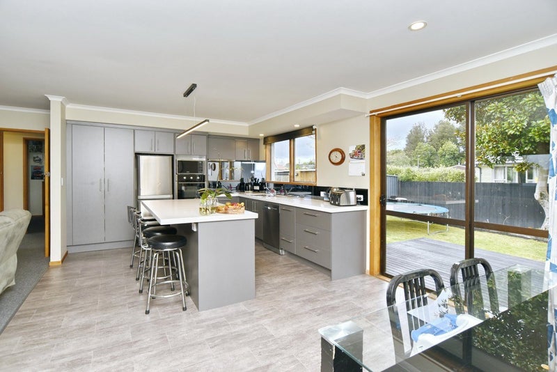 2 Bowie Drive, Woodend, Woodend - Carousel 2