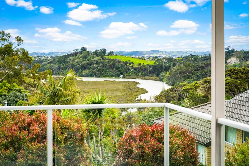 74 Rivervale Grove, Stanmore Bay, Auckland - Carousel 1