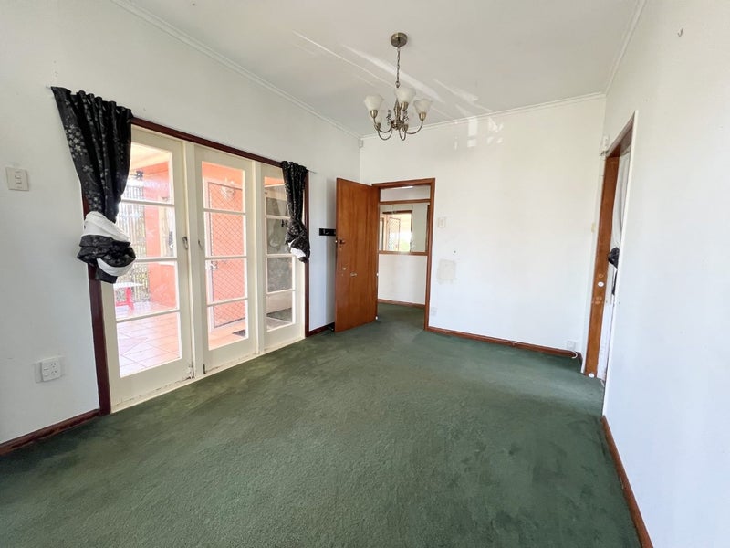 134 Hillsborough Road, Hillsborough, Auckland - Carousel 2