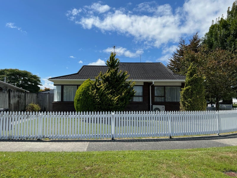 12 Turon Crescent, Totara Park, Upper Hutt - Carousel 2