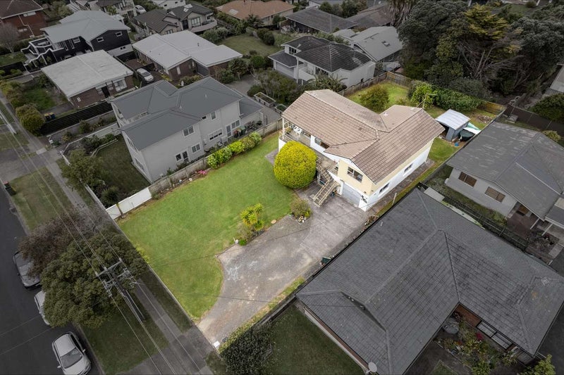 17 Toroa Street, Torbay, Auckland - Carousel 2