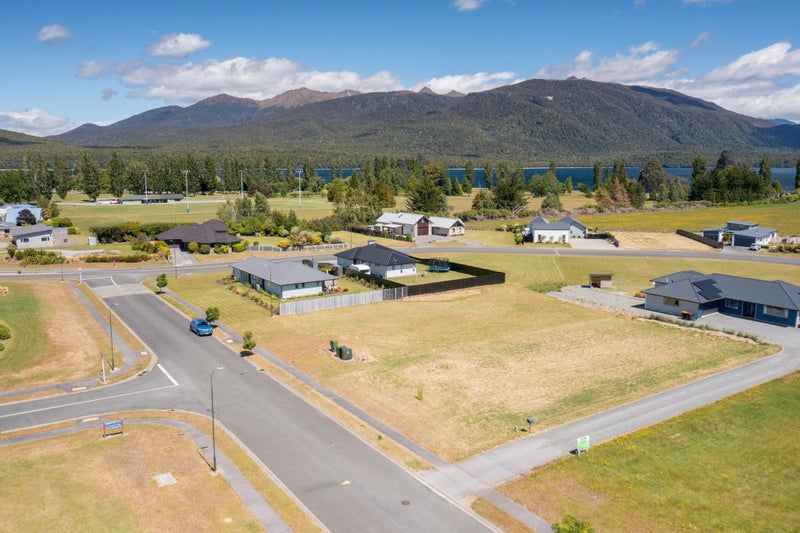 9 Breaksea Street, Te Anau, Te Anau - Carousel 6