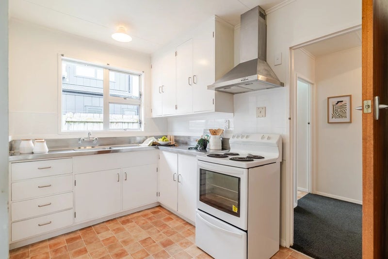 2/175 Park Road, West End, Palmerston North - Carousel 2