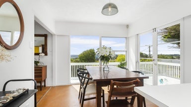 8 Hadfield Street, Beach Haven, Auckland - Carousel 1