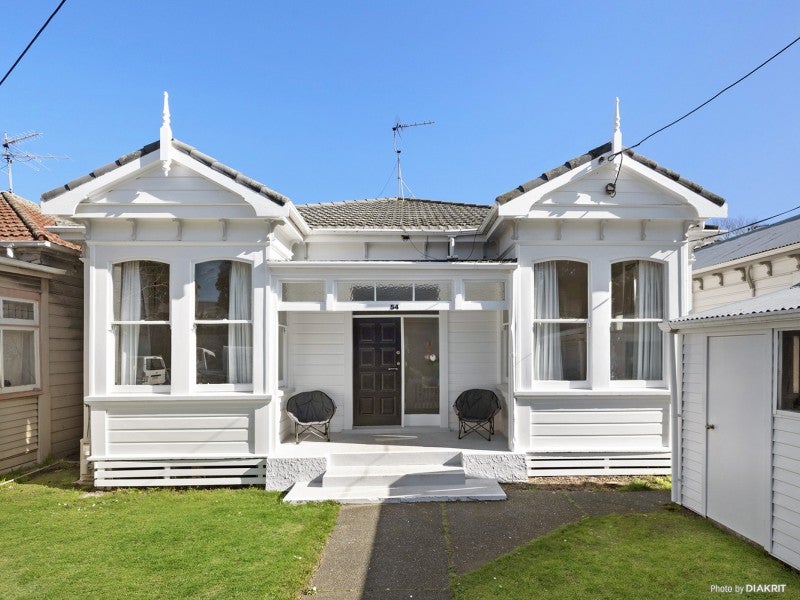 54 Kilbirnie Crescent, Kilbirnie, Wellington - Carousel 1