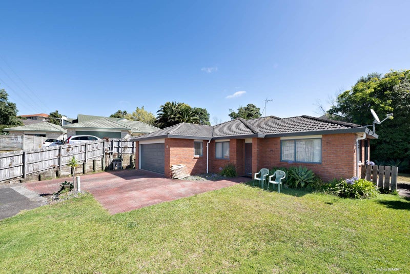 17 Mt Lebanon Crescent, The Gardens, Auckland - Carousel 2
