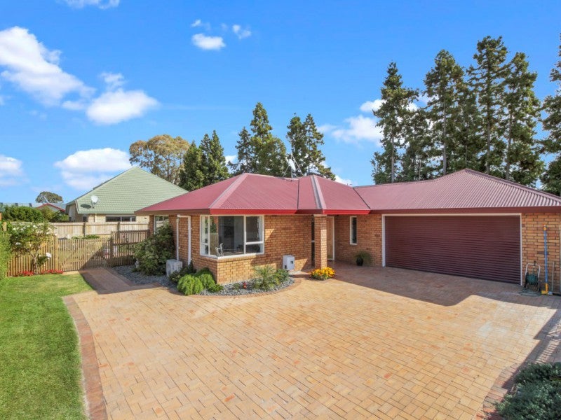14 Hastings Place, Hamilton Lake, Hamilton - Carousel 1