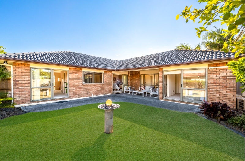 9 Premwood Road, Flat Bush, Auckland - Carousel 1