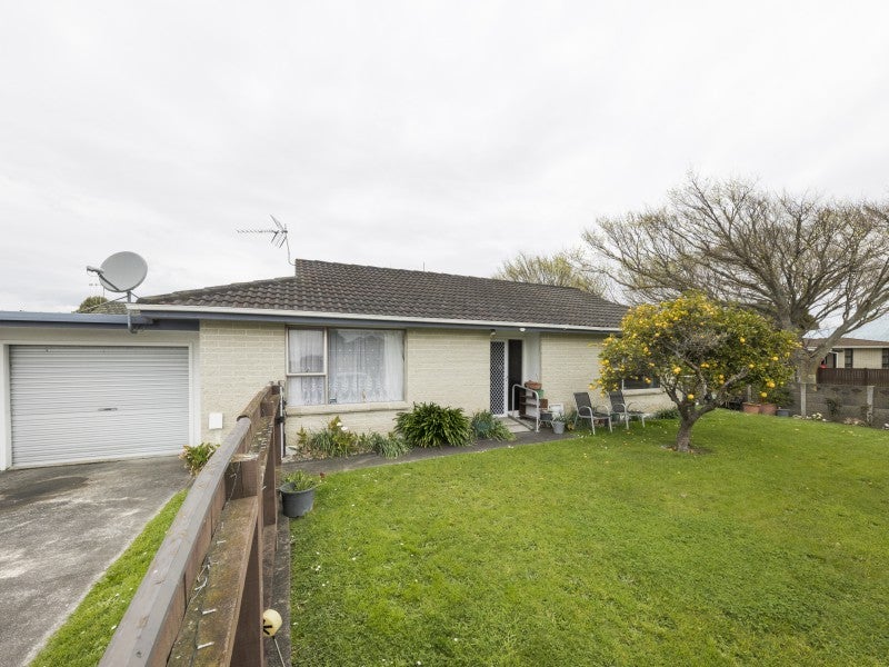 104 Benmore Avenue, Cloverlea, Palmerston North - Carousel 1