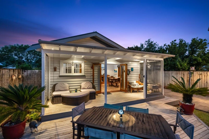 1 Zealandia Street, Kensington, Whangarei - Carousel 1