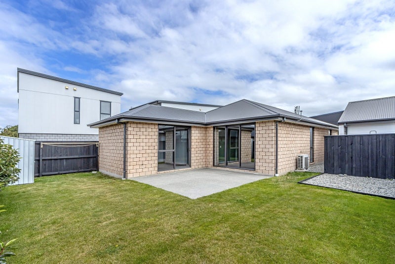 22 George West Square, Wigram, Christchurch - Carousel 12