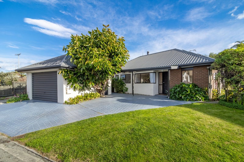 5 Helena Way, The Wood, Nelson - Carousel 1